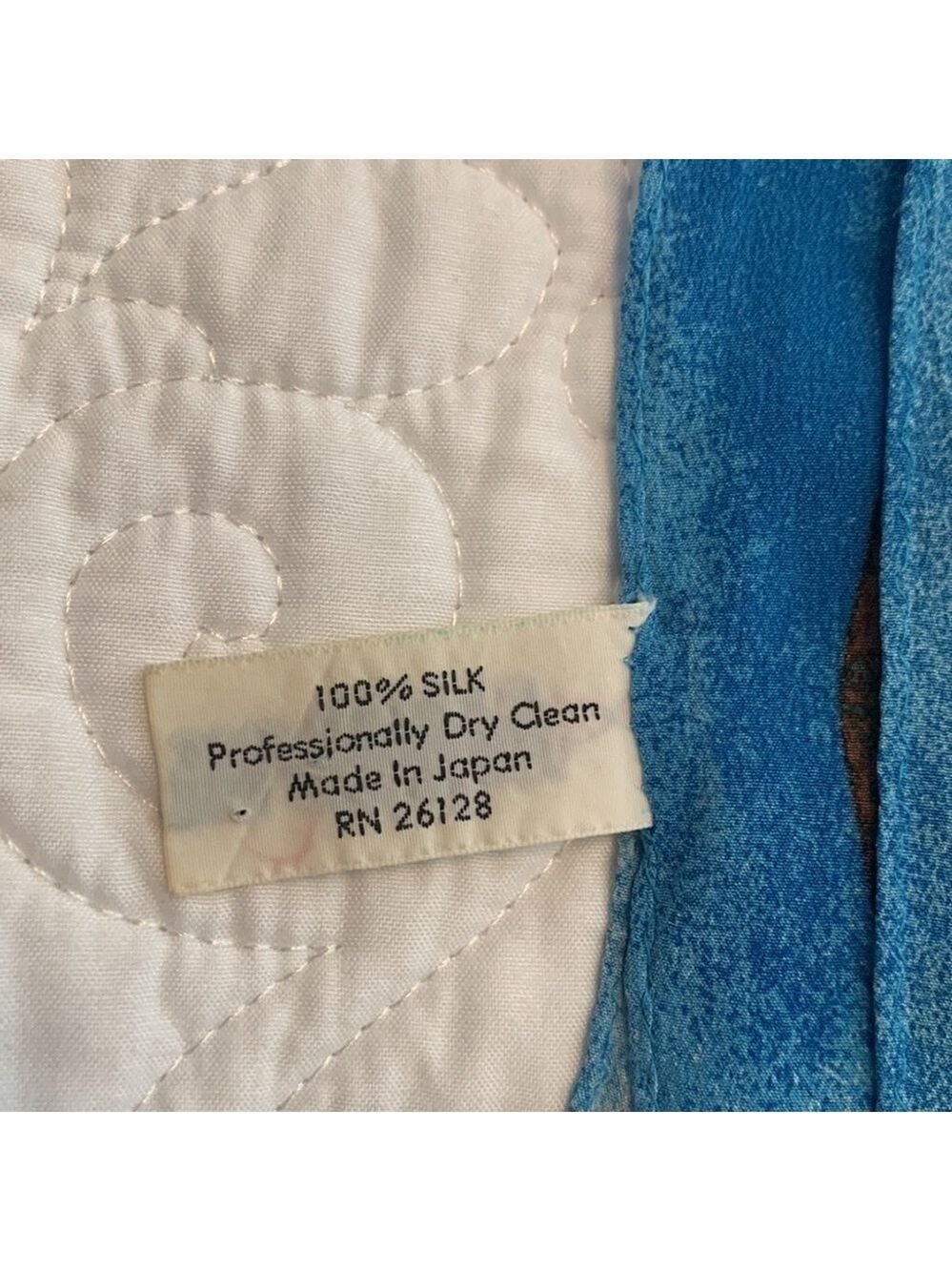 Vintage GIORGIO BEVERLY HILLS 100% silk scarf blue 34”x34” Made in Japan - Picture 6 of 10